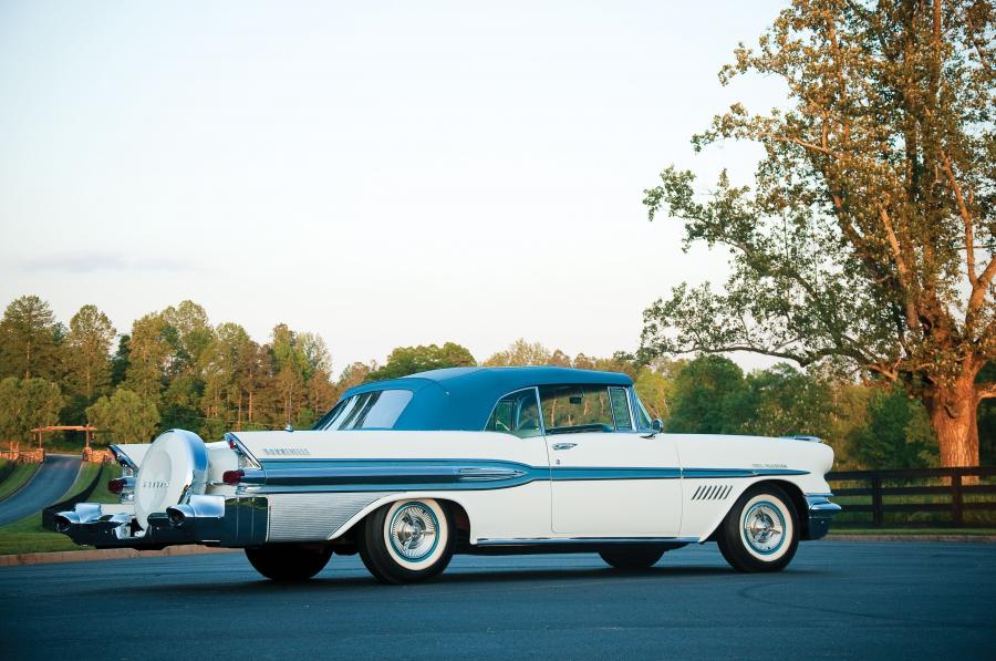  Pontiac Bonneville Fuel-Injected Convertible 1957 года  (фото 5 из 7)